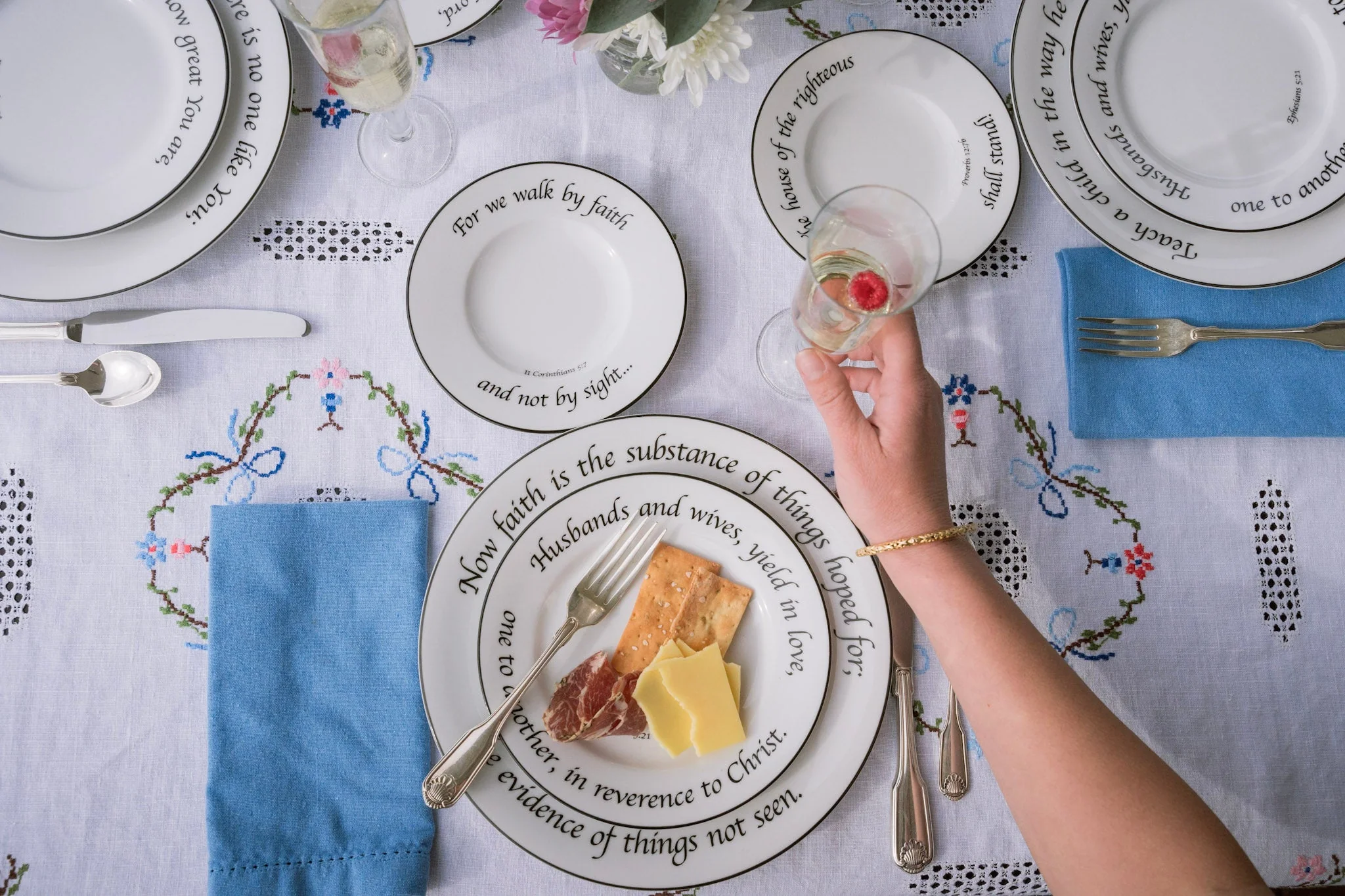 Daily Bread 12-Piece Dinnerware Case - Image 8