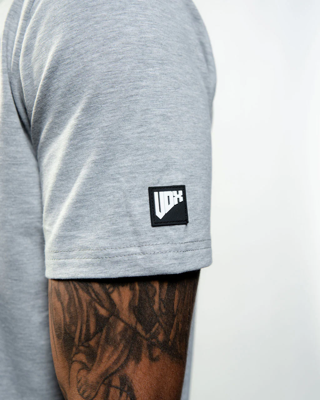 "EYES ON CHRIST" T-SHIRT SPORT GREY - Image 5