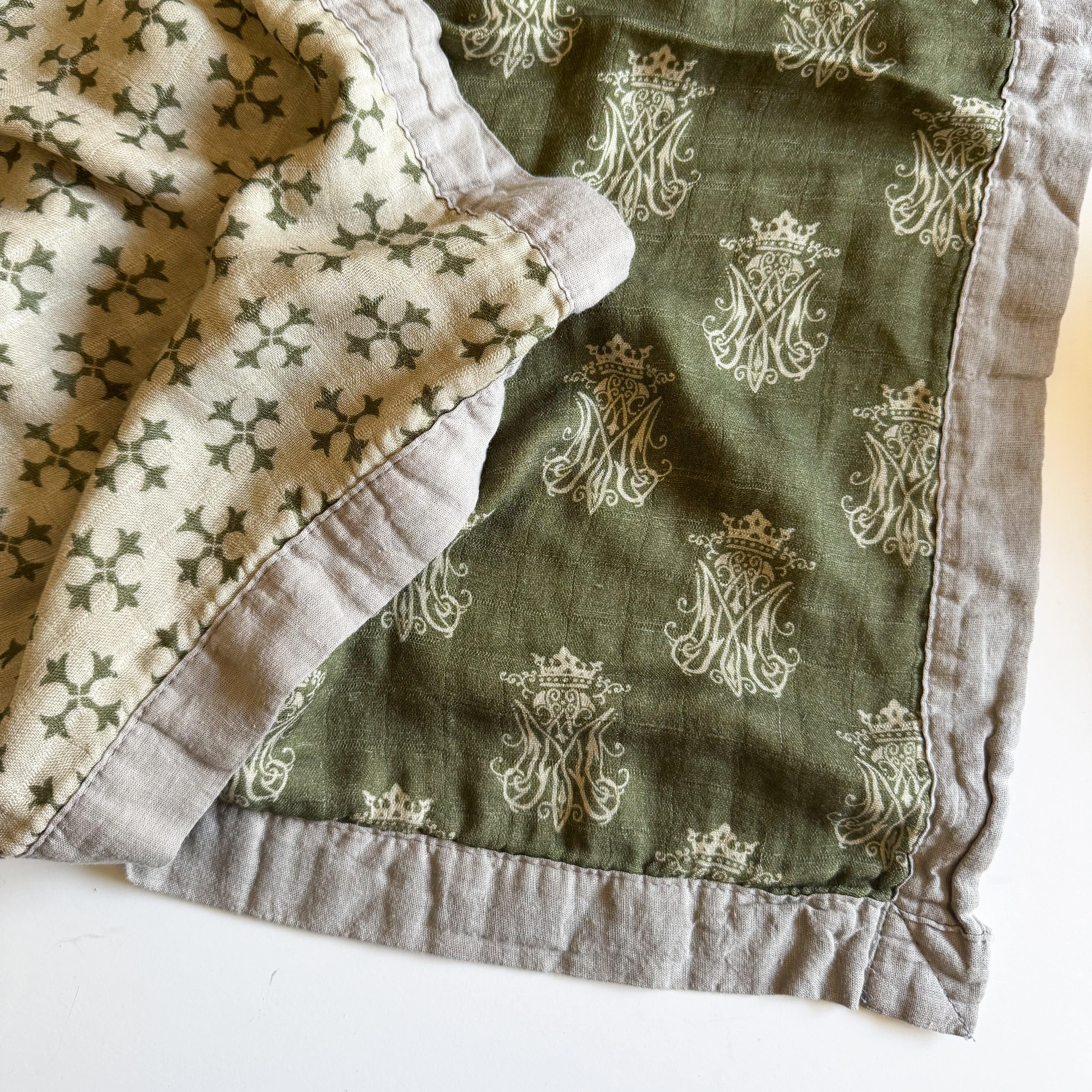 Marian Auspice Luxury Double Sided Muslin Catholic Blanket - Image 3