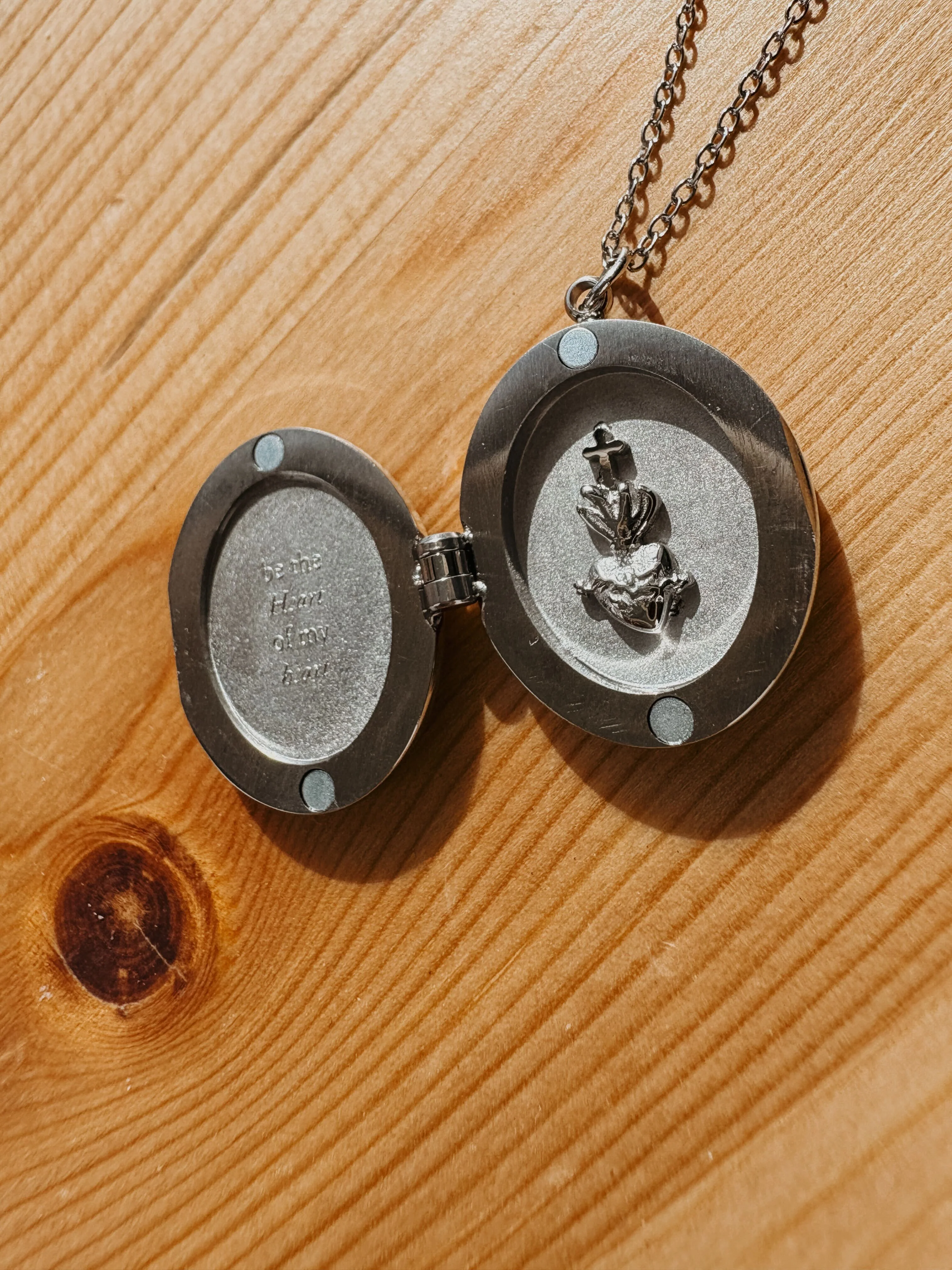Monstrance Silver Locket - Image 3